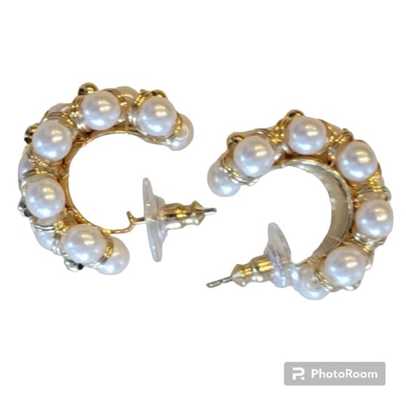 Vintage Faux Pearl and Gold Tone Semicircle Pierced Earrings Y2K - Picture 1 of 3